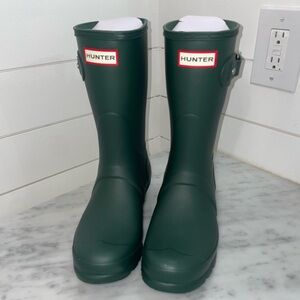 BRAND NEW Hunter Women’s Original Short Green Boots Size 8